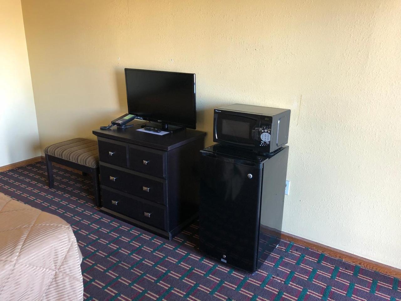 Americas Best Value Inn Maumee/Toledo Exterior foto